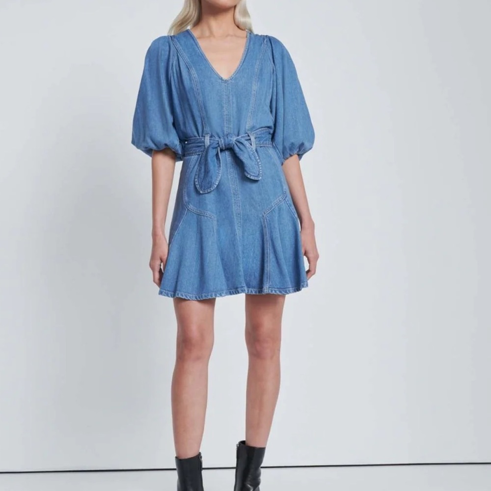 Seven for all mankind Puff Sleeve Dress In Tulip - Tulip 
Color: Tulip
Size: S